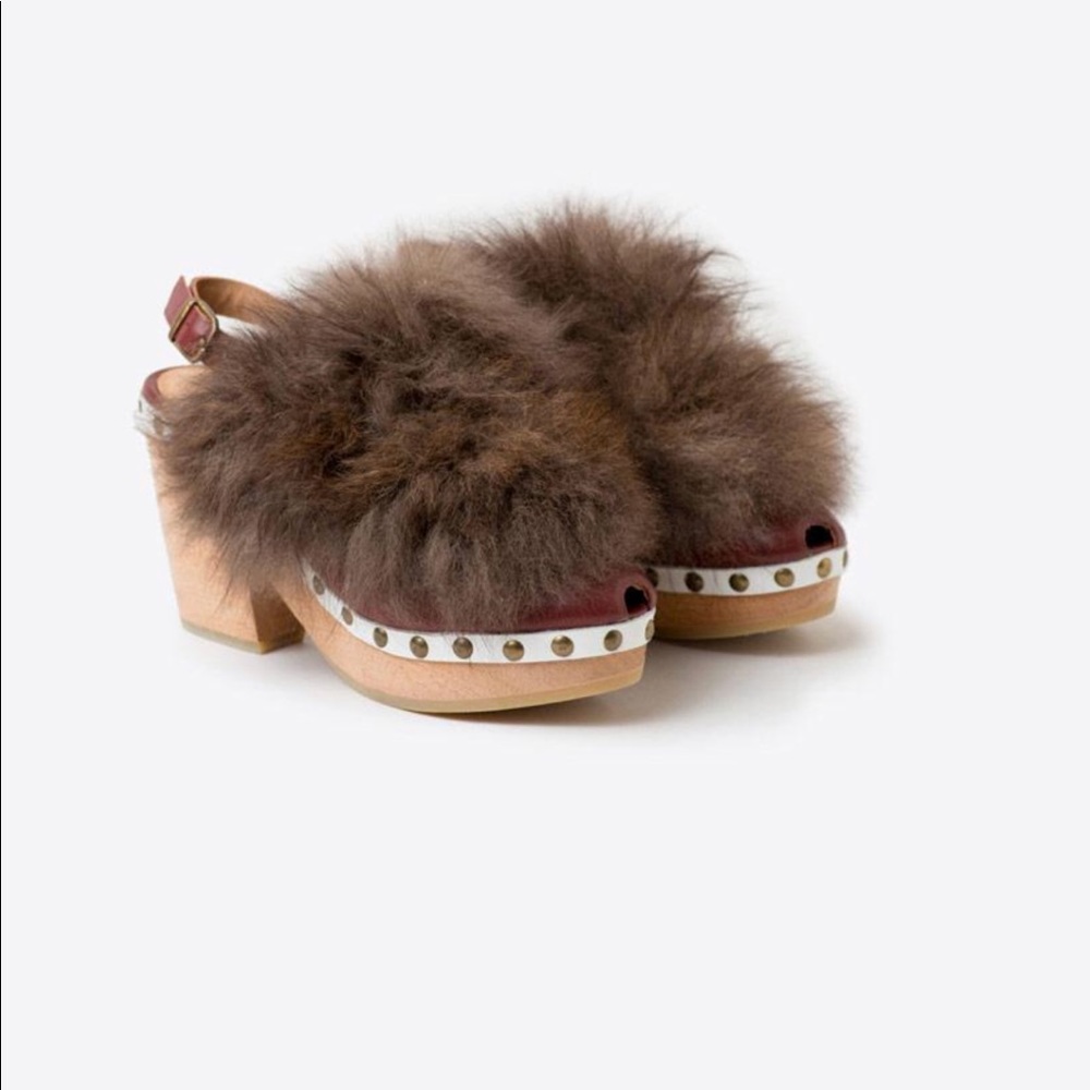 SOLD SOLD SOLD A Detacher Sling Back Fur Clogs